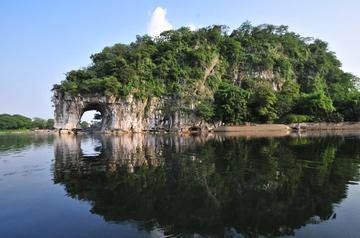 桂林旅游攻略,必去景点全收录,山水画卷尽收眼底 桂林旅游攻略,必去景点全收录,山水画卷尽收眼底